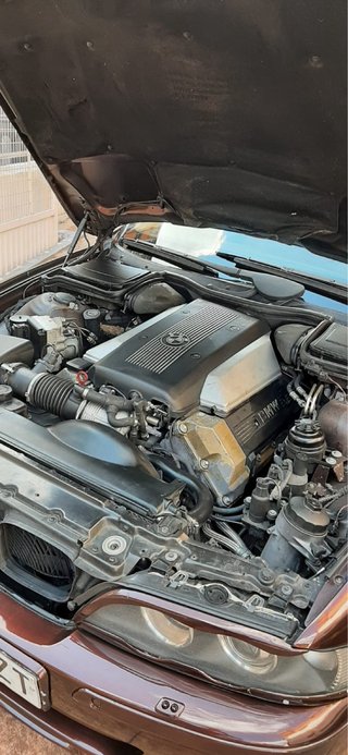 BMW e39 v8 gasolina 1996