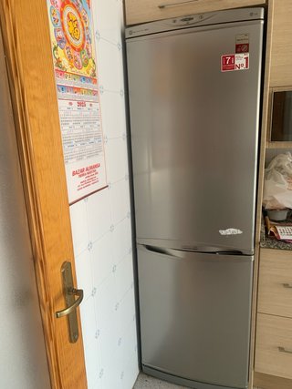 Frigorífico LG plateado
