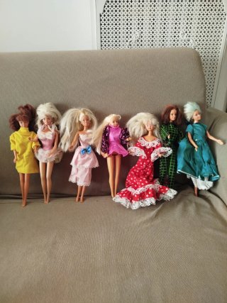 7 Bambole Barbie e Simili