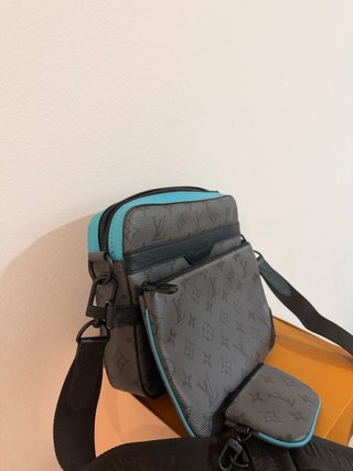 Bolso Louis Vuitton gris y azul