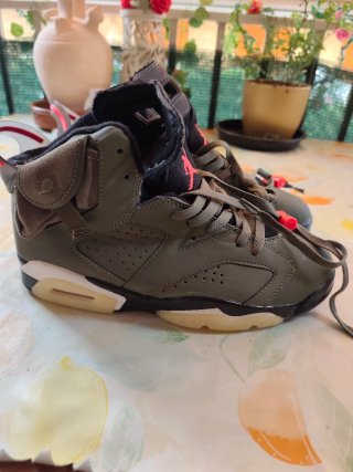 Jordan x Travis Scott Cactus Jack 6