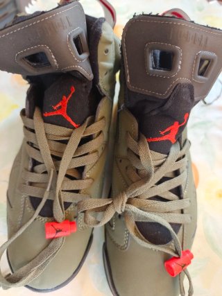Jordan x Travis Scott Cactus Jack 6