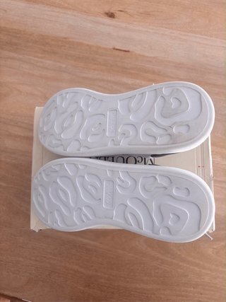 Sneakers Alexander McQueen in bianco da uomo