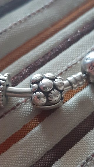 Pulsera Pandora con charms