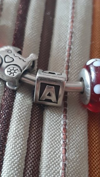 Pulsera Pandora con charms