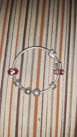 Pulsera Pandora con charms