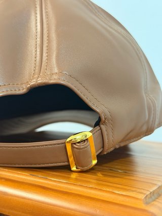 Berretto Celine Marrone in Pelle