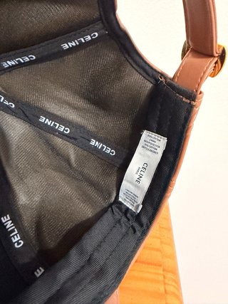 Berretto Celine Marrone in Pelle