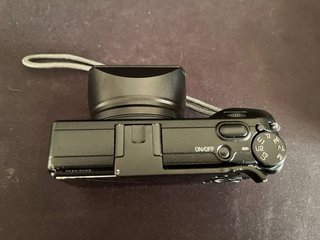 Ricoh GR III + Accesorios Cámara