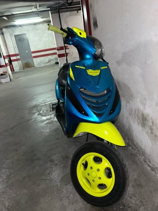 Piaggio Zip SP Azul y Amarillo
