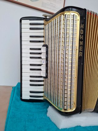 Acordeón Hohner Concerto III Negro