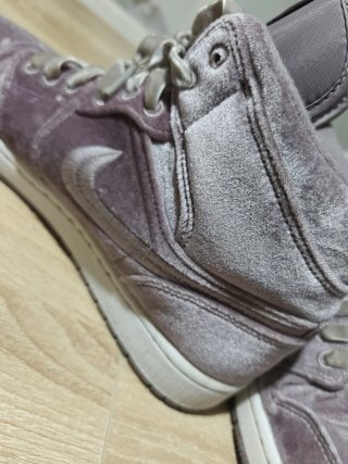 Air Jordan 1 Mid Morado Terciopelo Talla 44.5
