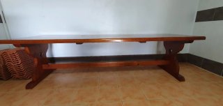 Mesa y bancos txoko madera maciza a medida ebanist