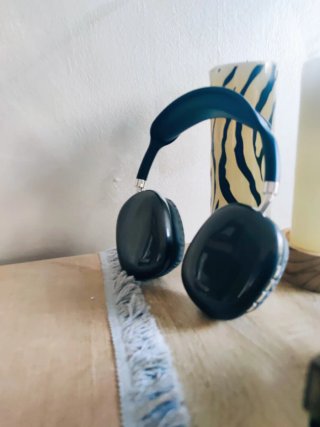 Auriculares Inalámbricos Negros y Plateados