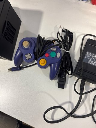 Nintendo GameCube Negra con Mando y Cables