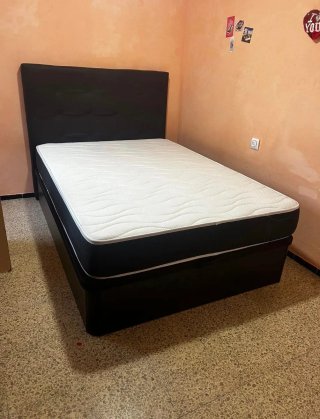 Canapé y colchón de 135x190 en liquidación