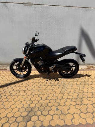 Honda CB 125 R 2019 Negra