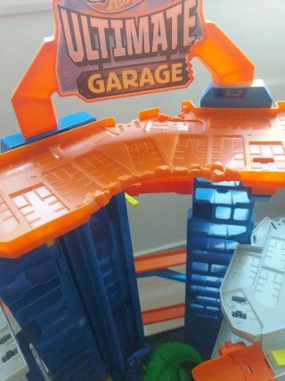 Hot Wheels Ultimate Garage T-Rex