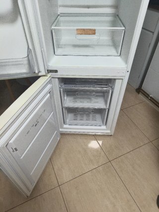 Nevera Benavent Blanca