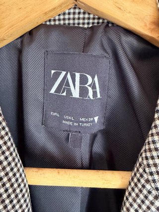 Americana Zara Cuadros Beige y Gris talla l nueva