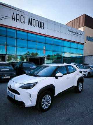Toyota Yaris Cross 1.5 120H Business Plus