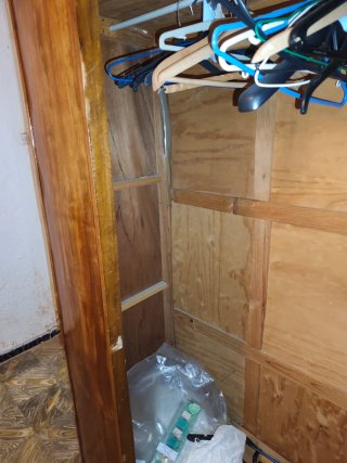 Armario antiguo madera con espejo