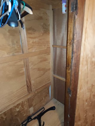 Armario antiguo madera con espejo