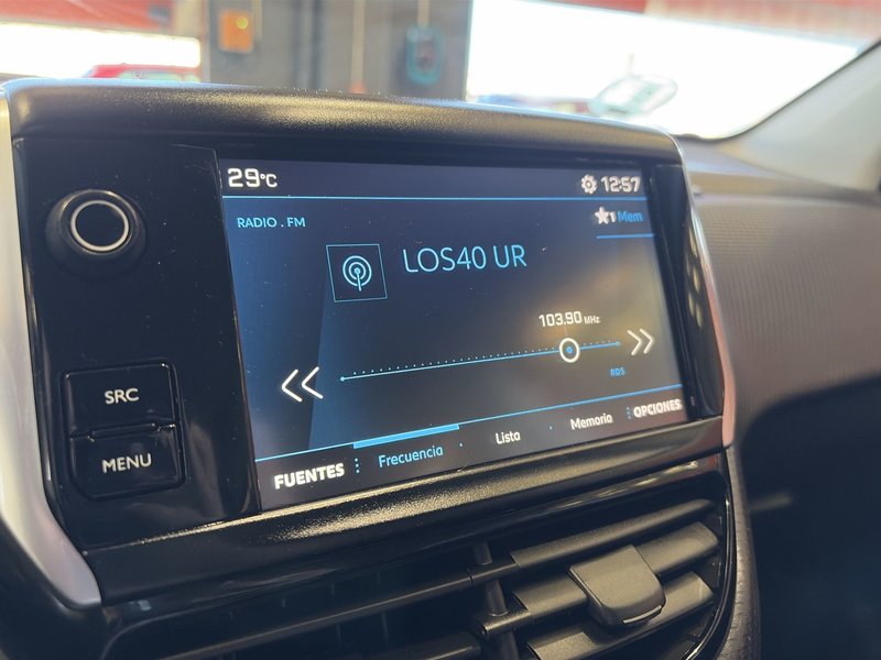 Peugeot 208 2019, foto 15