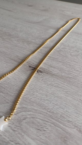 Cadena dorada para gafas