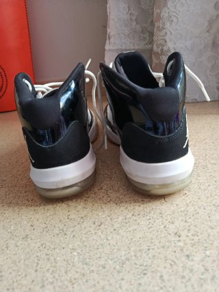 Nike Air Jordan Max Aura Negro/Blanco