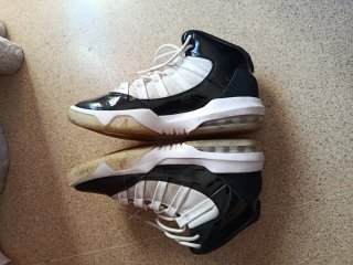Nike Air Jordan Max Aura Negro/Blanco