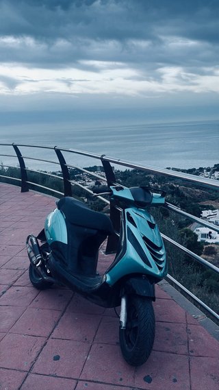 Piaggio Zip top negro 17,5 y Yasuni R