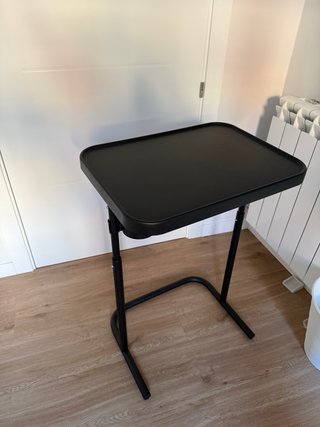 Mesa auxiliar negra metal