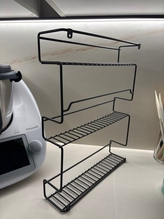 Especiero de pared negro