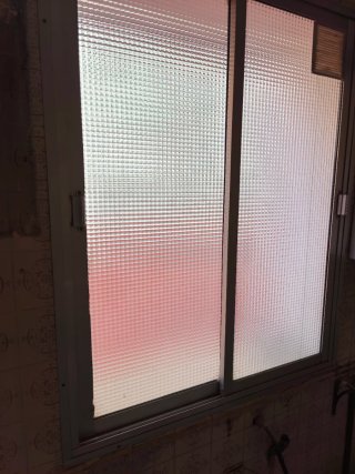 Ventana corredera de aluminio cristal biselado