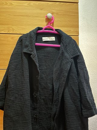 Sobrecamisa negra Bershka botones