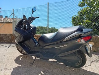 Suzuki Burgman 125 Negra