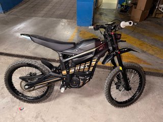 Talaria Sting TL3000 Negra/Dorada 550km