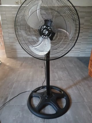 Ventilador CRIS COLOR Negro y Plateado