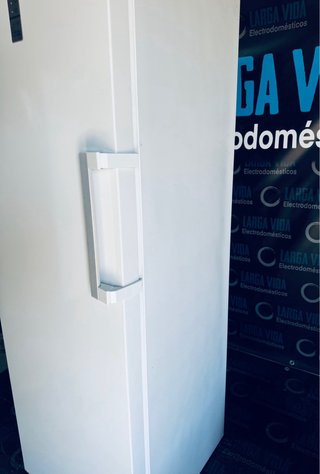 736.Frigorifico Vertical 1 Puerta Artica No Frost