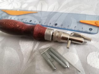 Biselador de cuero con accesorios