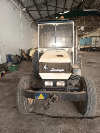 Tractor Lamborghini modelo 775- F