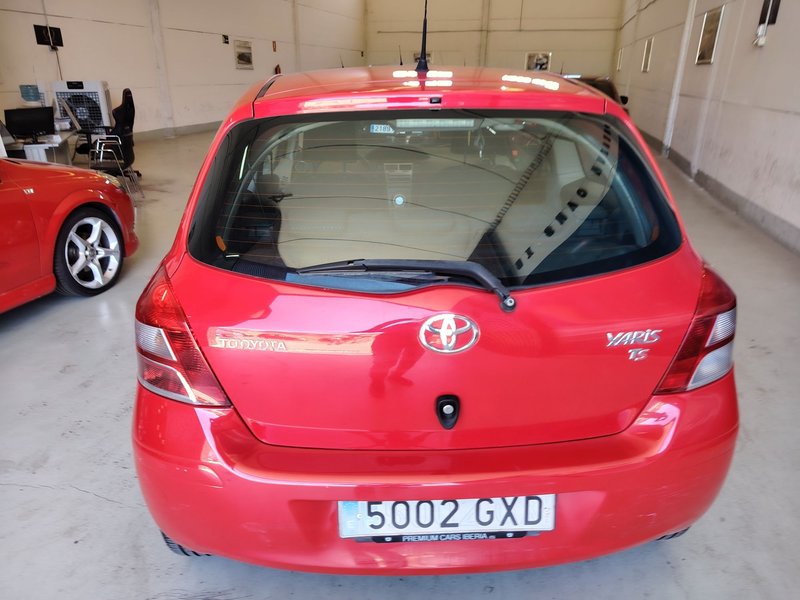Toyota Yaris 1.3 VVT-i TS 3p 2010, foto 6