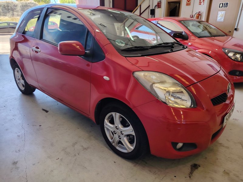 Toyota Yaris 1.3 VVT-i TS 3p 2010, foto 3