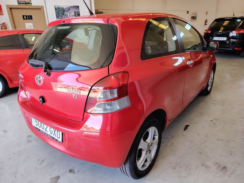 Toyota Yaris 1.3 VVT-i TS 3p 2010, foto 5