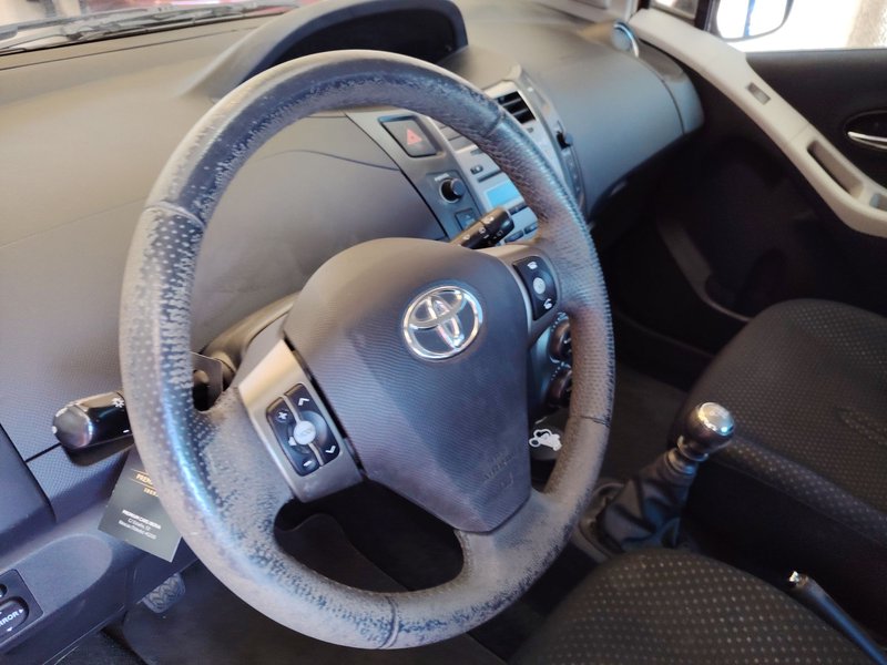 Toyota Yaris 1.3 VVT-i TS 3p 2010, foto 10