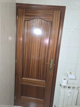 Puertas madera maciza y cristal
