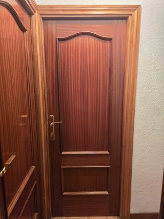 Puertas madera maciza y cristal
