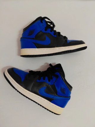 Originales. Air Jordan 1 Mid Hyper Royal Negro/Azu