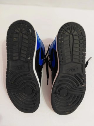 Originales. Air Jordan 1 Mid Hyper Royal Negro/Azu
